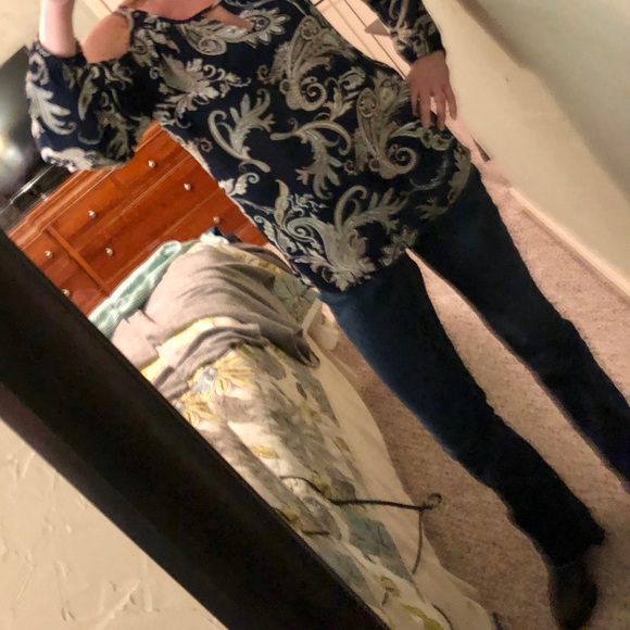 ☀️NY & Co. cold shoulder blouse! New! Free gift! - Picture 5 of 6